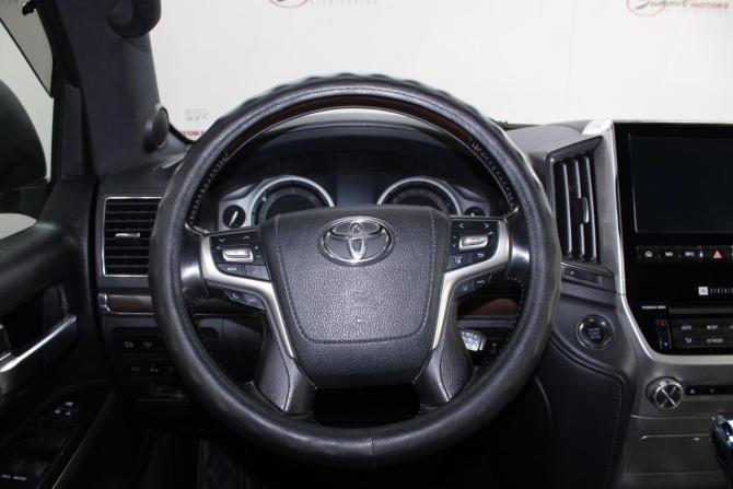 Toyota Land Cruiser 200 Series Рестайлинг 2 с пробегом 2018 года, цена 6 250 000 рублей, 283500 км, внедорожник, Автокод Объявления