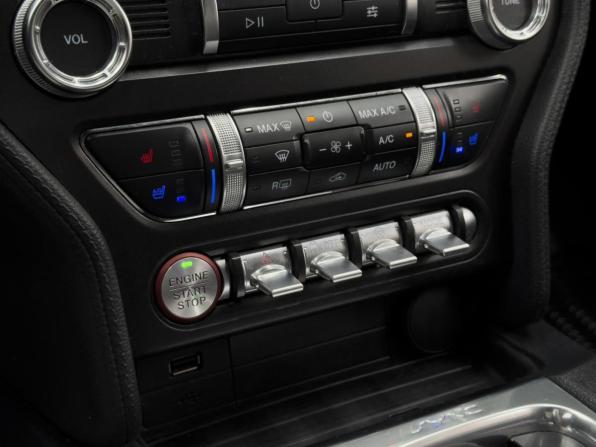 Ford Mustang VI Рестайлинг с пробегом 2022 года, цена 3 259 000 рублей, 85051 км, купе, Автокод Объявления