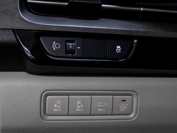 Kia Carnival IV с пробегом 2023 года, цена 4 400 000 рублей, 7547 км, минивэн, Автокод Объявления