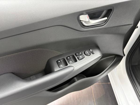 Hyundai Solaris II Рестайлинг с пробегом 2022 года, цена 1 514 000 рублей, 110806 км, седан, Автокод Объявления