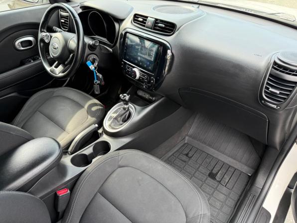 Kia Soul II Рестайлинг с пробегом 2018 года, цена 1 550 000 рублей, 100000 км, хэтчбек, Автокод Объявления