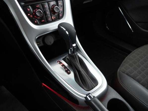 Opel Astra J Рестайлинг с пробегом 2012 года, цена 1 063 444 рубля, 98081 км, хэтчбек, Автокод Объявления