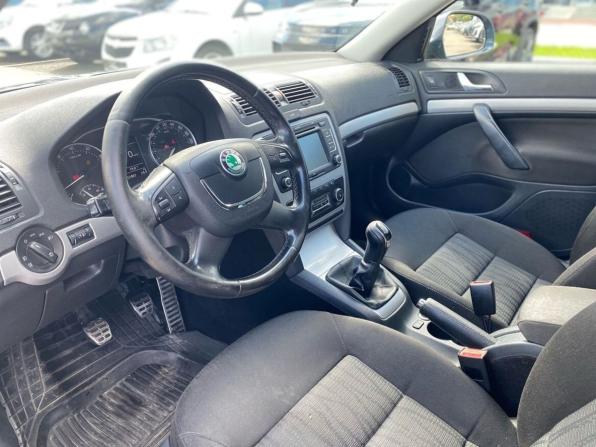 Skoda Octavia II (A5) Рестайлинг с пробегом 2011 года, цена 750 000 рублей, 253377 км, лифтбек, Автокод Объявления