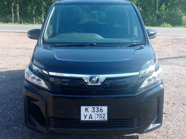 Toyota Voxy III (R80) Рестайлинг с пробегом 2018 года, цена 2 700 000 рублей, 88347 км, минивэн, Автокод Объявления