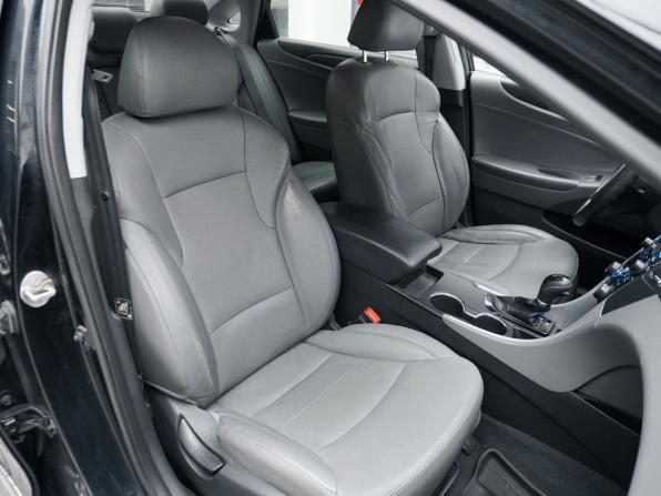 Hyundai Sonata VI (YF) с пробегом 2011 года, цена 899 000 рублей, 136718 км, седан, Автокод Объявления