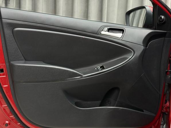 Hyundai Solaris I с пробегом 2011 года, цена 499 000 рублей, 274000 км, седан, Автокод Объявления