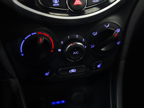 Hyundai Solaris I с пробегом 2013 года, цена 899 777 рублей, 152000 км, седан, Автокод Объявления