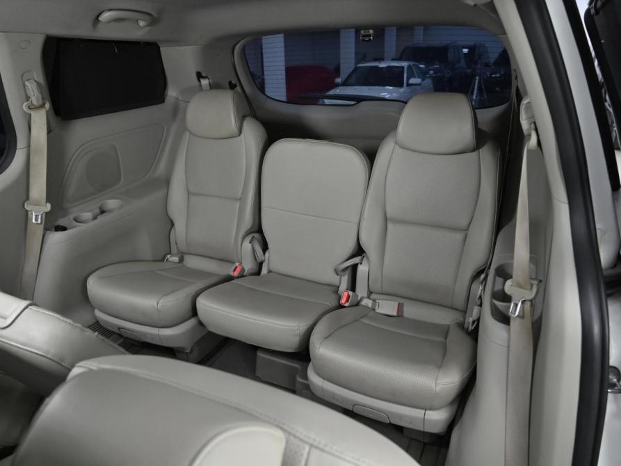 Kia Carnival III Москва  - изображение 17