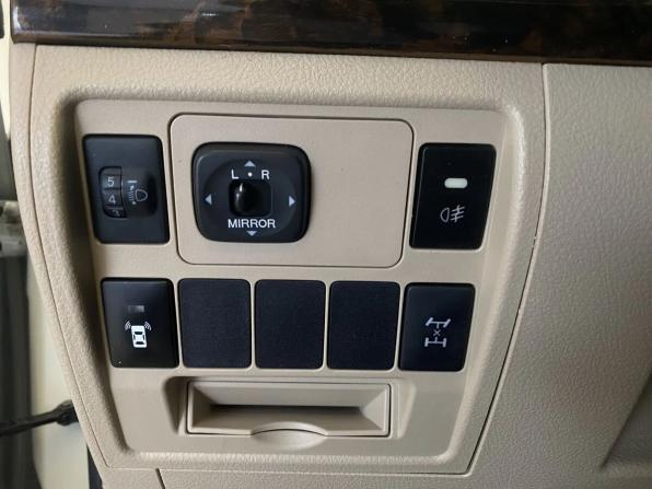 Toyota Land Cruiser 200 Series Рестайлинг 1 с пробегом 2012 года, цена 3 120 000 рублей, 246240 км, внедорожник, Автокод Объявления