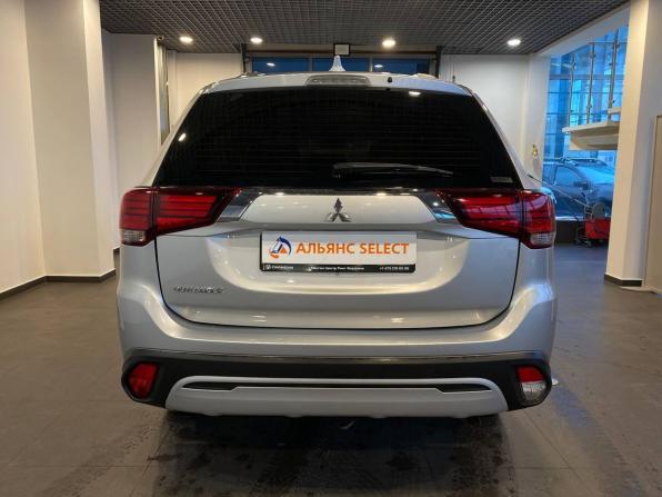 Mitsubishi Outlander III Рестайлинг 3 с пробегом 2020 года, цена 2 255 000 рублей, 132864 км, внедорожник, Автокод Объявления