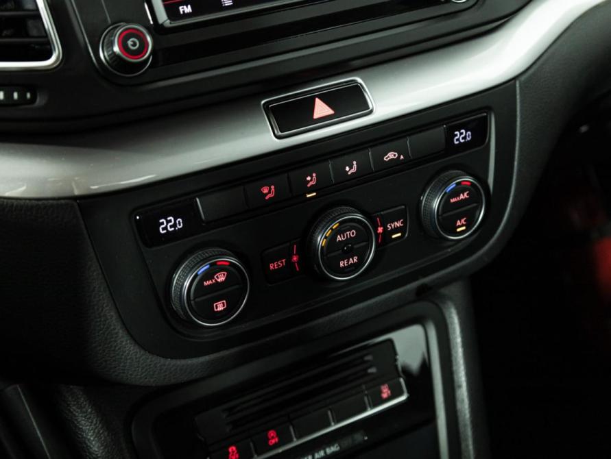 Volkswagen Sharan II Рестайлинг Санкт-Петербург  - изображение 18