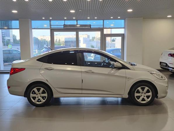 Hyundai Solaris I с пробегом 2013 года, цена 611 000 рублей, 242416 км, седан, Автокод Объявления