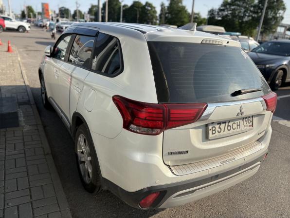 Mitsubishi Outlander III Рестайлинг 2 с пробегом 2018 года, цена 2 059 000 рублей, 112000 км, внедорожник, Автокод Объявления