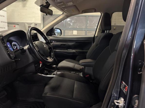 Mitsubishi Outlander III Рестайлинг 3 с пробегом 2019 года, цена 1 849 000 рублей, 106500 км, внедорожник, Автокод Объявления
