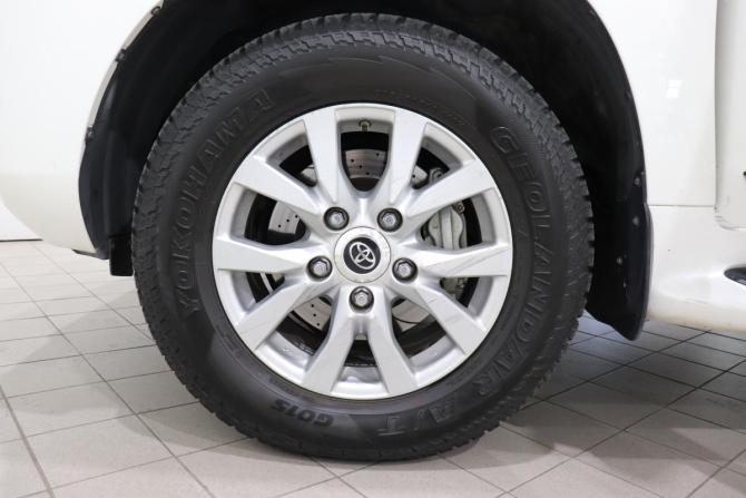 Toyota Land Cruiser 200 Series Рестайлинг 2 с пробегом 2015 года, цена 4 980 000 рублей, 244677 км, внедорожник, Автокод Объявления