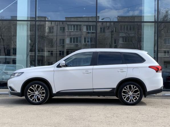 Mitsubishi Outlander III Рестайлинг 2 с пробегом 2016 года, цена 1 995 000 рублей, 138821 км, внедорожник, Автокод Объявления