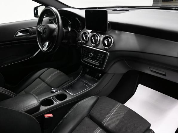 Mercedes-Benz GLA I (X156) Рестайлинг с пробегом 2017 года, цена 2 375 000 рублей, 86955 км, внедорожник, Автокод Объявления