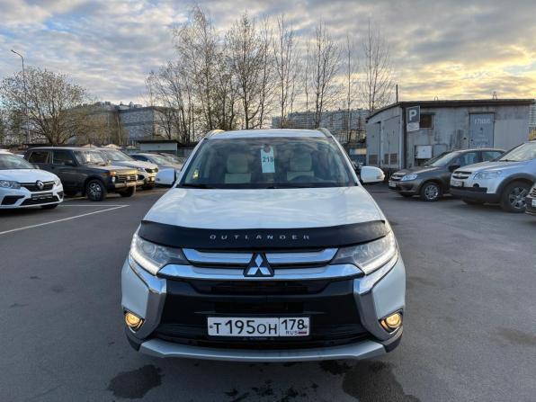 Mitsubishi Outlander III Рестайлинг 2 с пробегом 2015 года, цена 1 499 000 рублей, 180000 км, внедорожник, Автокод Объявления