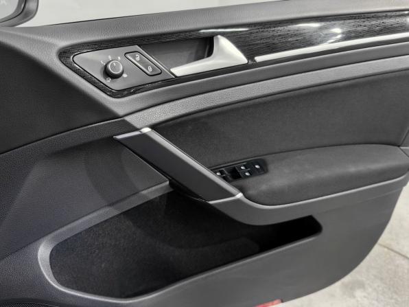 Volkswagen Golf VII Рестайлинг с пробегом 2017 года, цена 1 550 000 рублей, 127000 км, универсал, Автокод Объявления