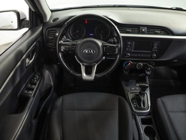 Kia Rio IV Рестайлинг с пробегом 2020 года, цена 1 399 000 рублей, 106728 км, седан, Автокод Объявления