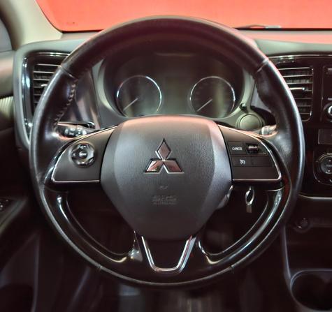 Mitsubishi Outlander III Рестайлинг 2 с пробегом 2015 года, цена 1 600 000 рублей, 192474 км, внедорожник, Автокод Объявления