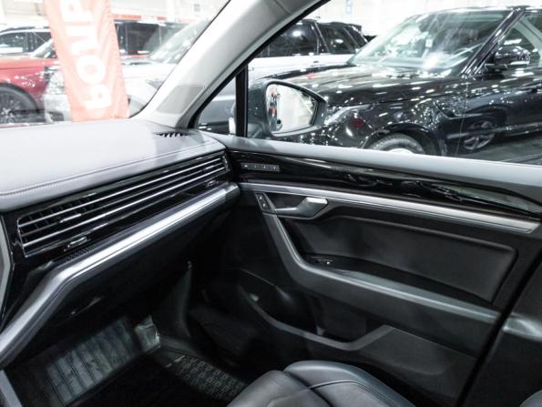 Volkswagen Touareg III с пробегом 2019 года, цена 4 599 777 рублей, 60670 км, внедорожник, Автокод Объявления