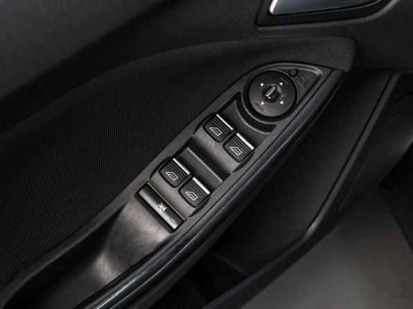 Ford Focus III с пробегом 2012 года, цена 650 000 рублей, 301199 км, хэтчбек, Автокод Объявления