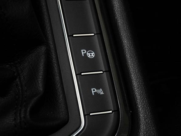 Volkswagen Tiguan II с пробегом 2018 года, цена 2 188 000 рублей, 169465 км, внедорожник, Автокод Объявления