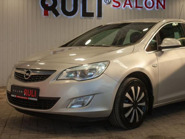 Opel Astra J с пробегом 2011 года, цена 795 000 рублей, 161884 км, хэтчбек, Автокод Объявления
