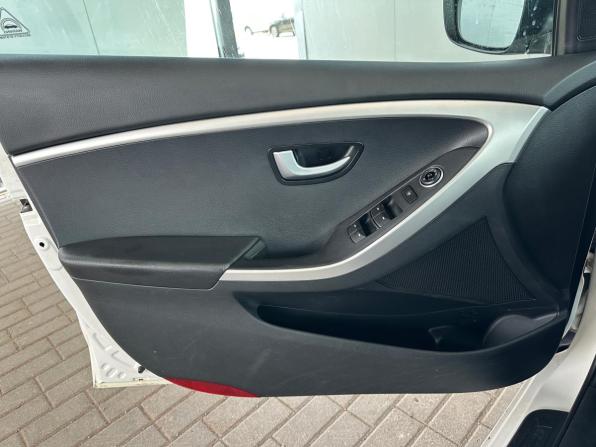 Hyundai i30 II с пробегом 2013 года, цена 1 200 000 рублей, 101108 км, хэтчбек, Автокод Объявления