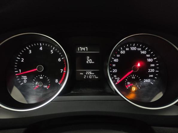 Volkswagen Jetta VI Рестайлинг с пробегом 2015 года, цена 1 050 000 рублей, 211076 км, седан, Автокод Объявления
