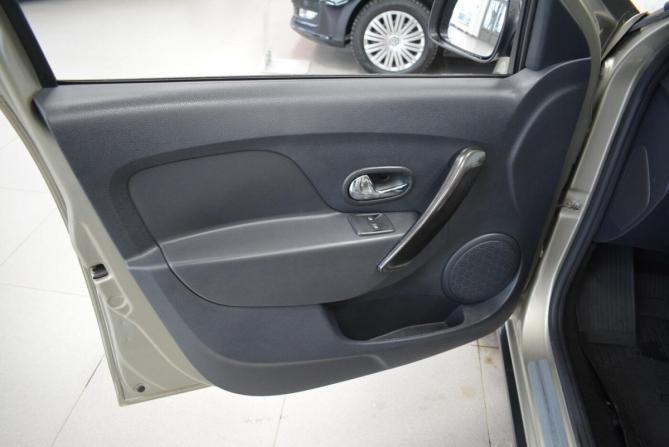 Renault Sandero II Рестайлинг с пробегом 2021 года, цена 1 399 000 рублей, 86000 км, хэтчбек, Автокод Объявления