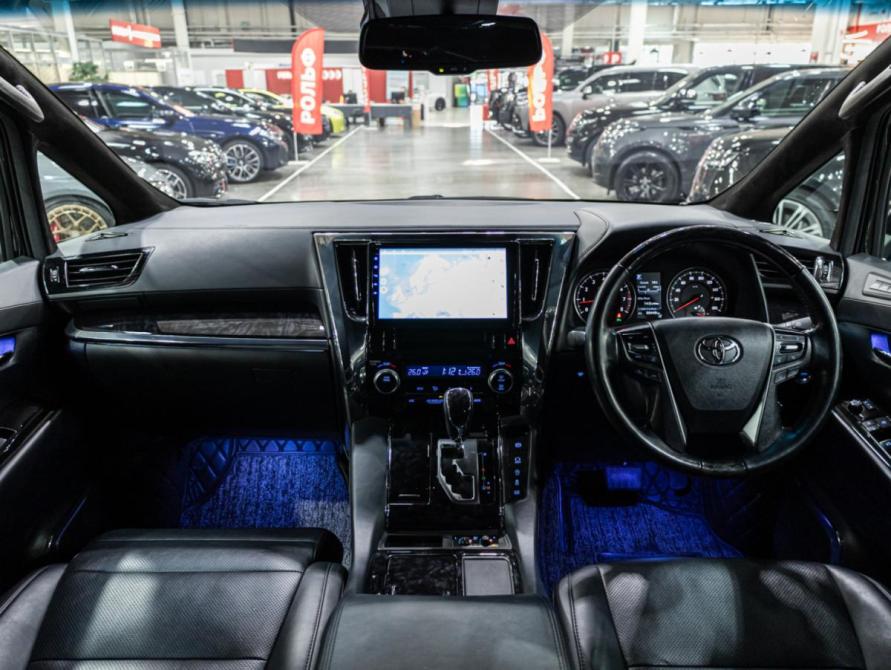 Toyota Alphard III Рестайлинг Санкт-Петербург  - изображение 12
