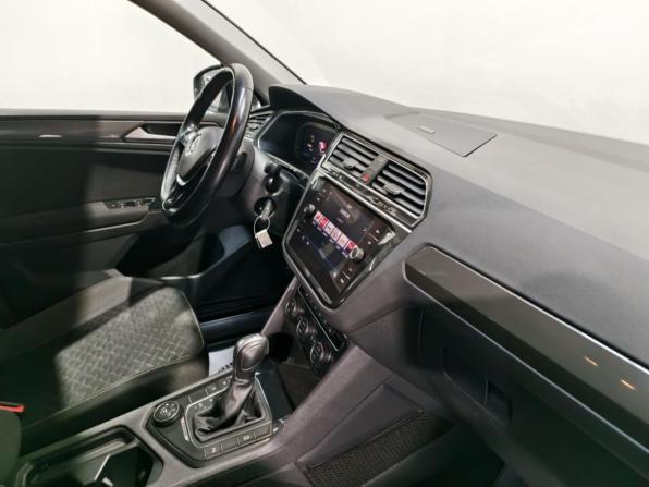Volkswagen Tiguan II с пробегом 2019 года, цена 2 509 000 рублей, 190367 км, внедорожник, Автокод Объявления