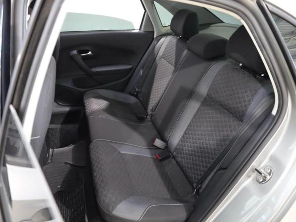Volkswagen Polo V Рестайлинг с пробегом 2018 года, цена 1 299 000 рублей, 74219 км, седан, Автокод Объявления