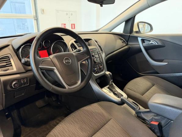Opel Astra J Рестайлинг с пробегом 2013 года, цена 790 000 рублей, 210749 км, хэтчбек, Автокод Объявления