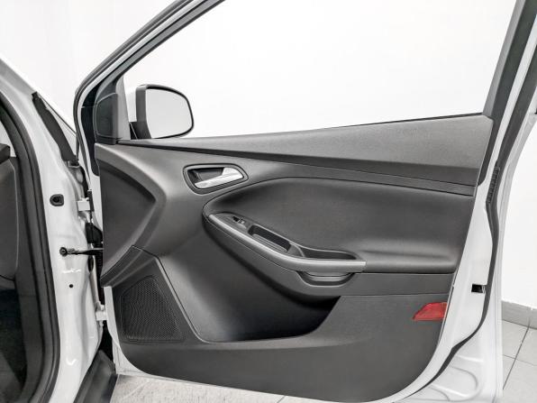Ford Focus III Рестайлинг с пробегом 2017 года, цена 1 315 000 рублей, 35958 км, хэтчбек, Автокод Объявления