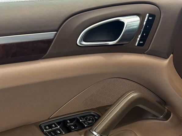 Porsche Cayenne II (958) с пробегом 2011 года, цена 1 997 000 рублей, 181464 км, внедорожник, Автокод Объявления