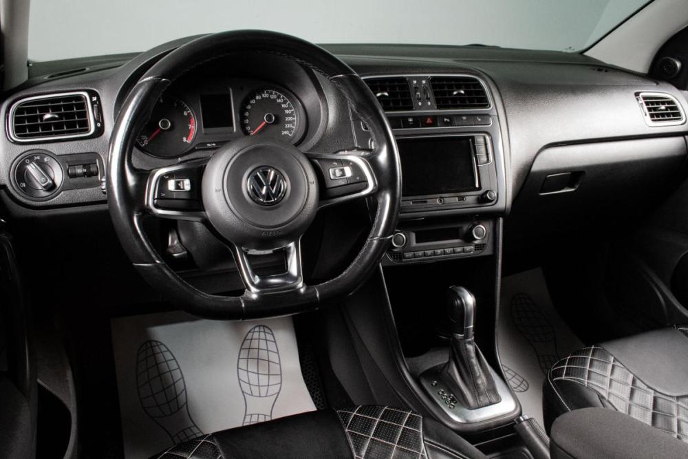 Volkswagen Polo V Рестайлинг Сургут  - изображение 12
