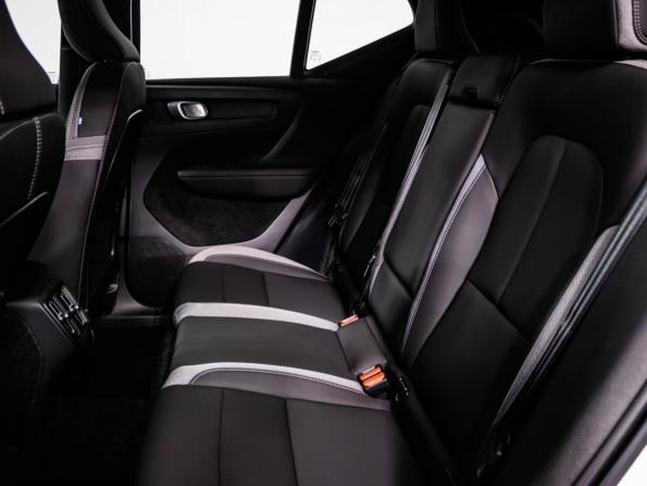 Volvo XC40 I Рестайлинг с пробегом 2024 года, цена 4 657 802 рубля, 55 км, внедорожник, Автокод Объявления