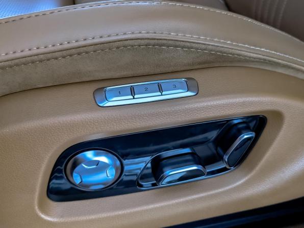 Hongqi H9 I с пробегом 2021 года, цена 3 250 000 рублей, 80215 км, седан, Автокод Объявления