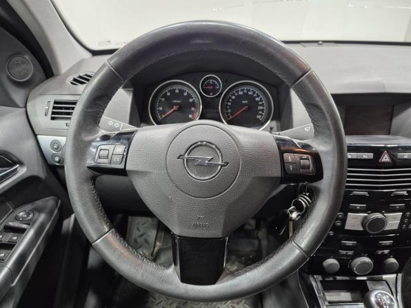 Opel Astra H Рестайлинг с пробегом 2013 года, цена 584 000 рублей, 239260 км, хэтчбек, Автокод Объявления