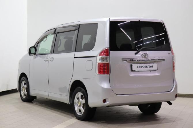 Toyota Noah II (R70) с пробегом 2007 года, цена 1 085 000 рублей, 336428 км, минивэн, Автокод Объявления