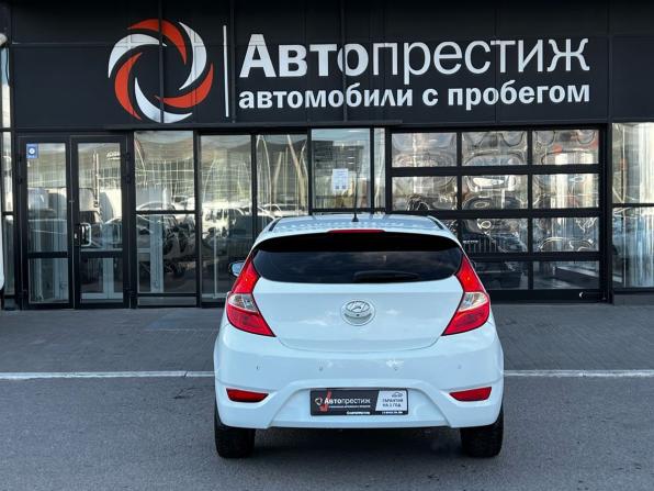 Hyundai Solaris I с пробегом 2012 года, цена 840 000 рублей, 185517 км, седан, Автокод Объявления