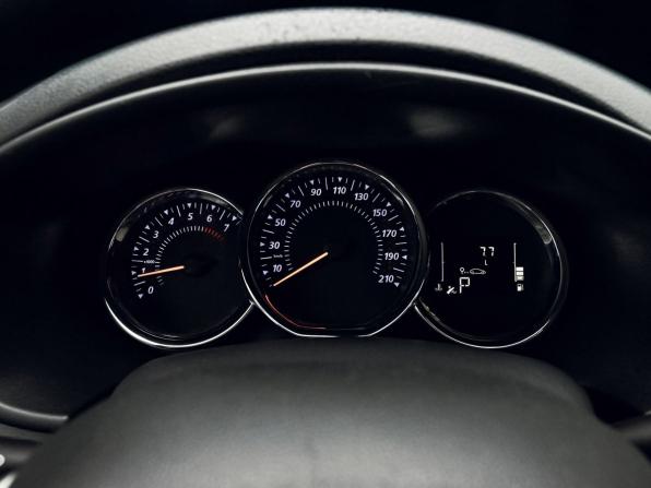 Renault Logan II Рестайлинг с пробегом 2020 года, цена 1 249 000 рублей, 66500 км, седан, Автокод Объявления