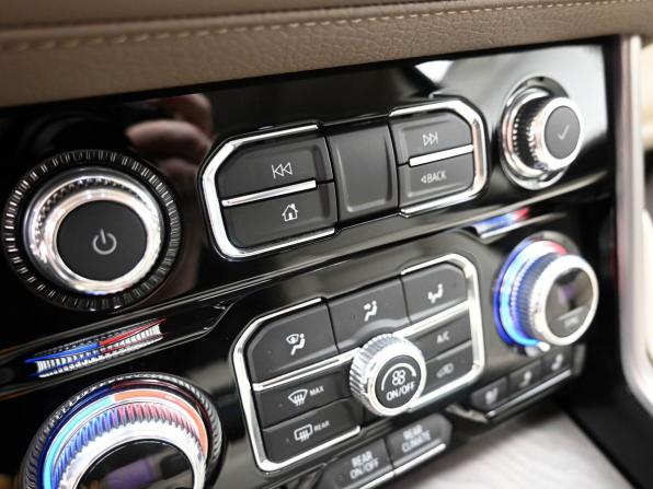 GMC Yukon V с пробегом 2022 года, цена 15 458 900 рублей, 12115 км, внедорожник, Автокод Объявления