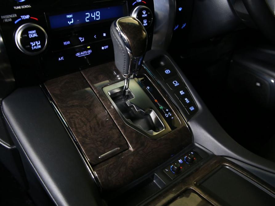 Toyota Alphard III Рестайлинг Санкт-Петербург  - изображение 10