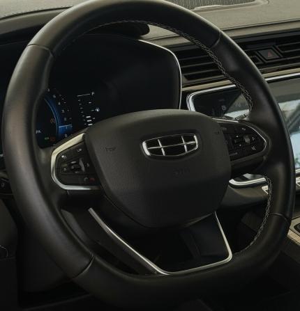 Geely Atlas Pro с пробегом 2023 года, цена 1 830 000 рублей, 113099 км, внедорожник, Автокод Объявления