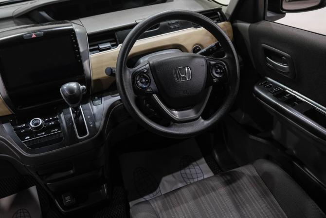 Honda Freed II с пробегом 2016 года, цена 1 378 015 рублей, 135600 км, компактвэн, Автокод Объявления