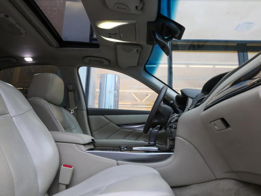 Infiniti M IV Москва  - изображение 10